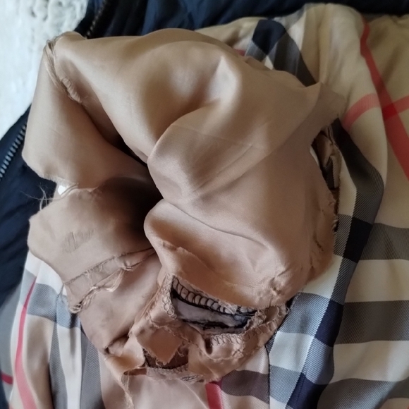 Burberry Dark Blue Quilted Puffer Jacket - Picture 16 of 17